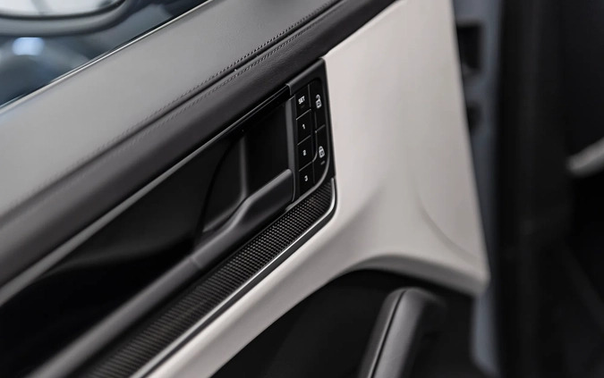 Porsche Cayenne cena 1091457 przebieg: 10, rok produkcji 2023 z Jedwabne małe 742